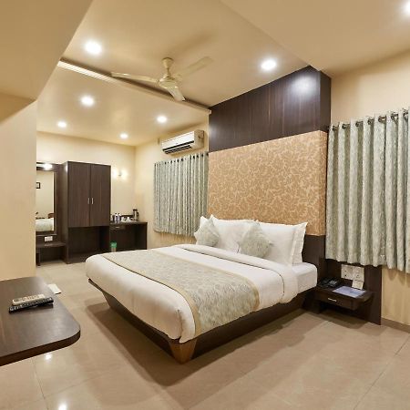 Hotel Atria, Kolhapur- Opposite To Central Bus Station Ngoại thất bức ảnh