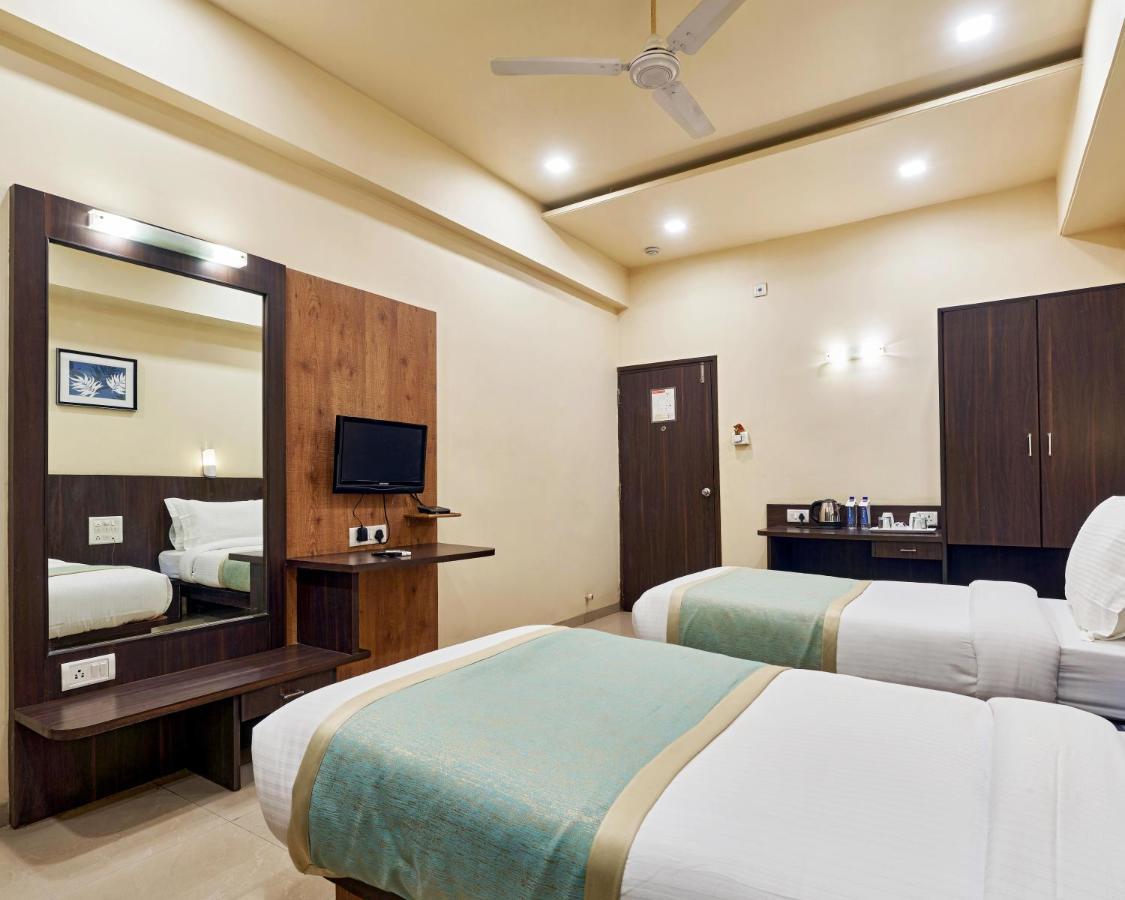 Hotel Atria, Kolhapur- Opposite To Central Bus Station Ngoại thất bức ảnh